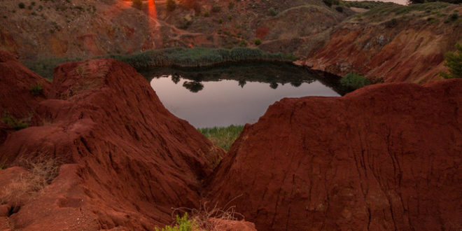 (Italiano) LE CAVE DI BAUXITE – Il Salento in veste Extra-Terrestre!