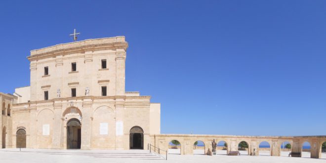 (Italiano) SANTA MARIA DI LEUCA – Dove Terra e Mare si abbracciano