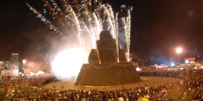 LA FOCARA DI NOVOLI – Tra Festa delle Vigne e Falò