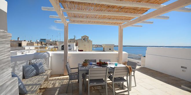 Une maison parmi les terrasses de Gallipoli