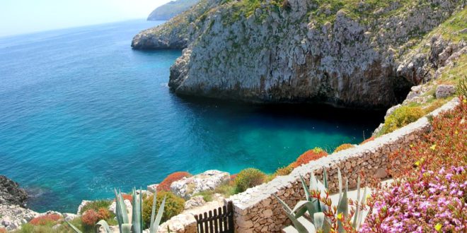 10 lieux magiques pour boire un verre sur la plage dans le Salento