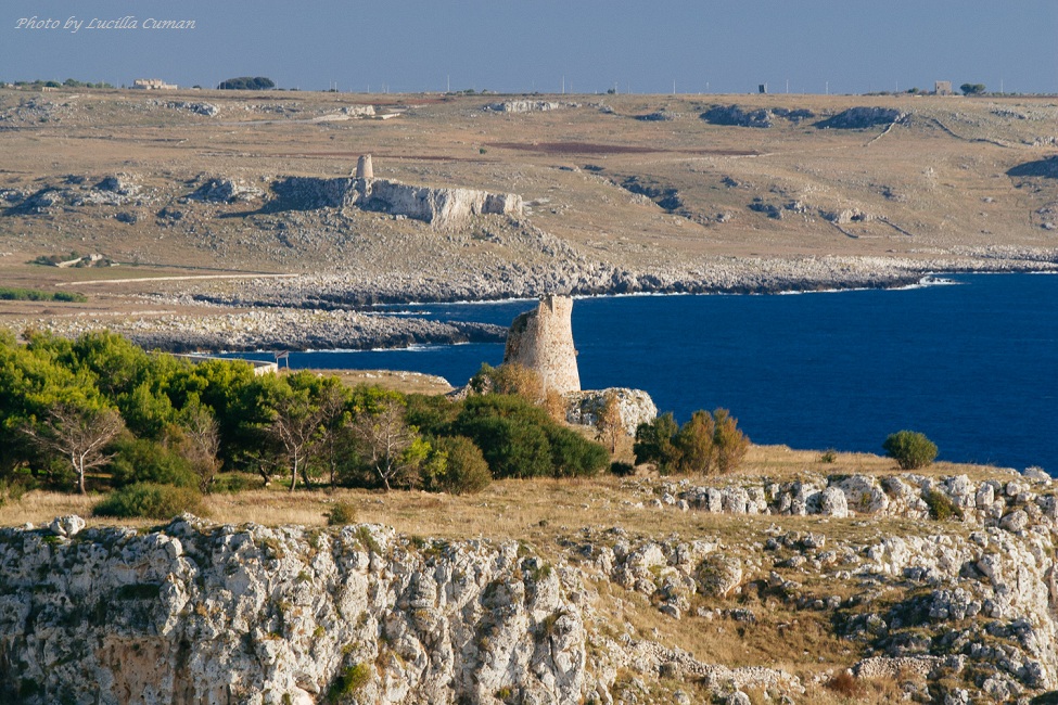 Otranto paesaggio Costiero con antiche torri di avvistamento Otranto Coastal landscape with ancient watchtowers (1)