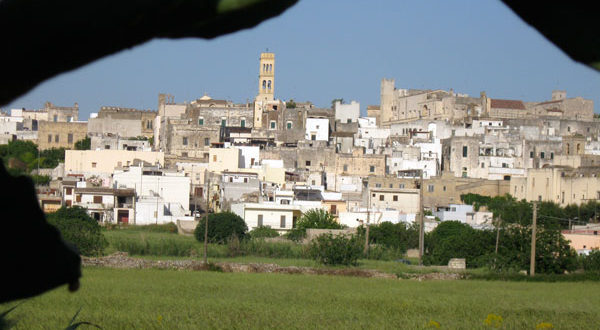 Villages and farmhouses: three pearls between Salento and Valle d’Itria