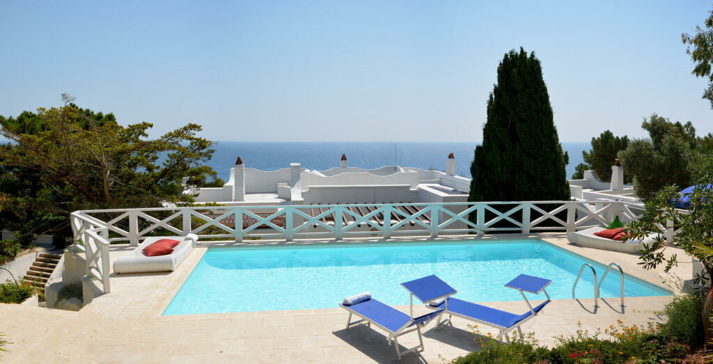 villa con piscina salento vista mare