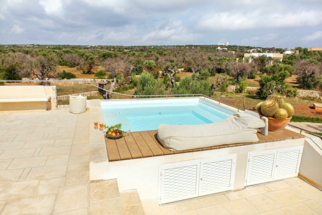 villa santa maria di leuca piscina - villa_furnished_roof_top_with_jacuzzi_pool_&_sea_view-1