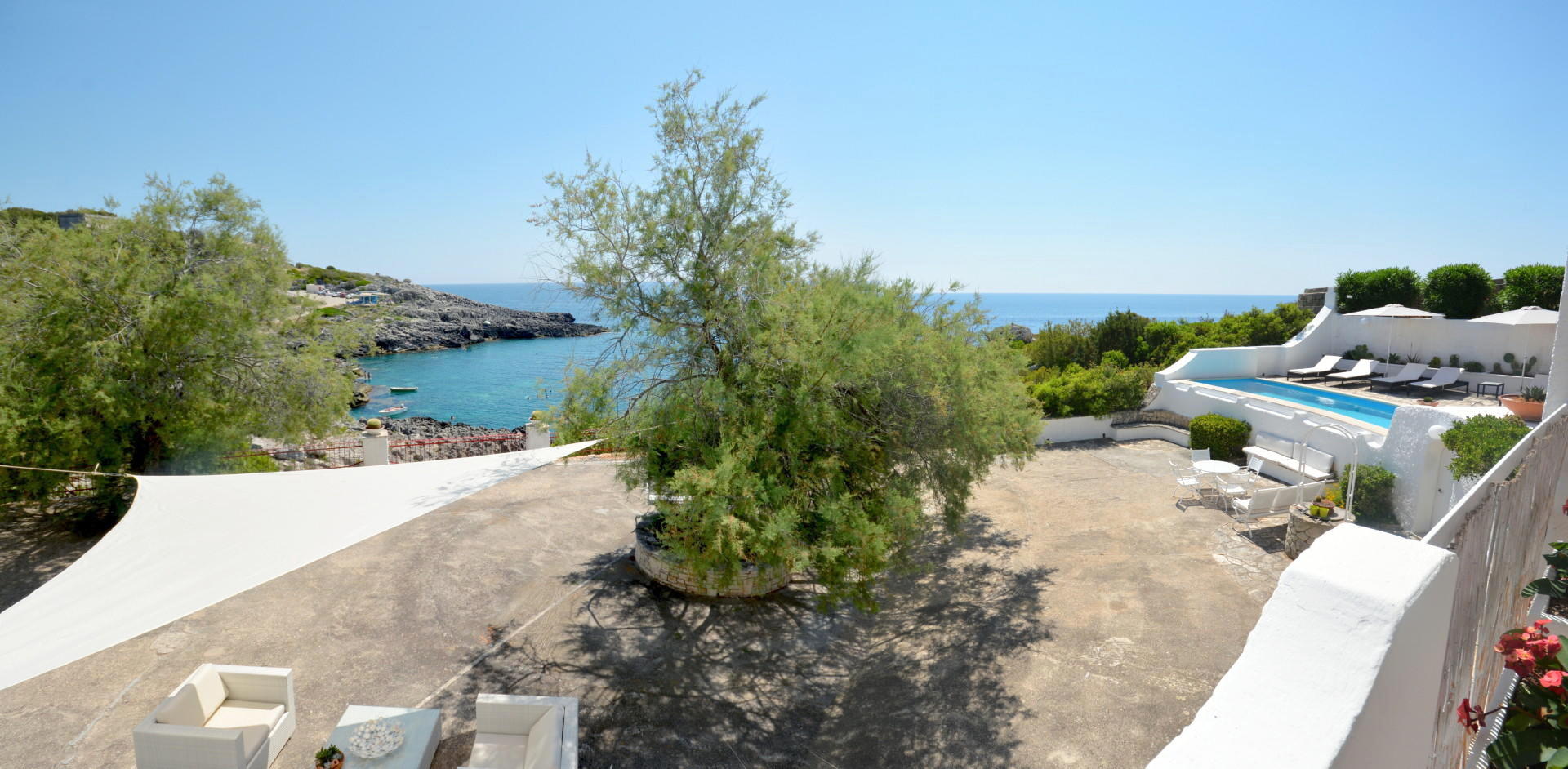 Erster Stock Ausgestattete Veranda mit Meerblick