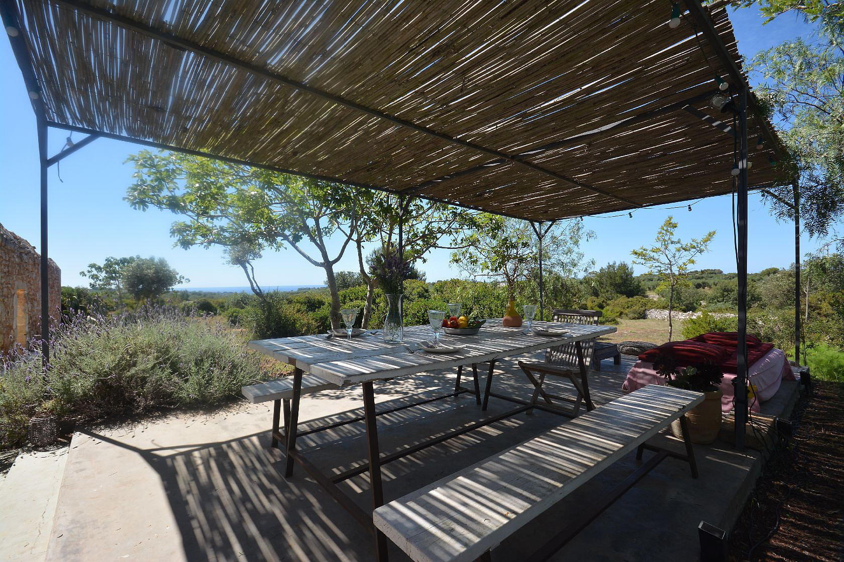 Furnished pergola with sea view