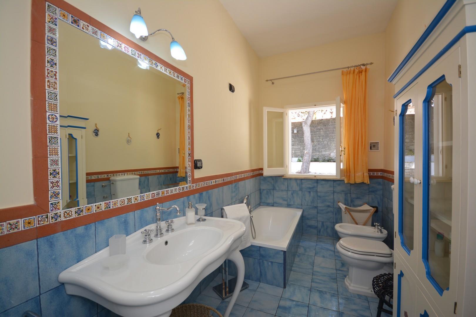 Primo piano Bagno A