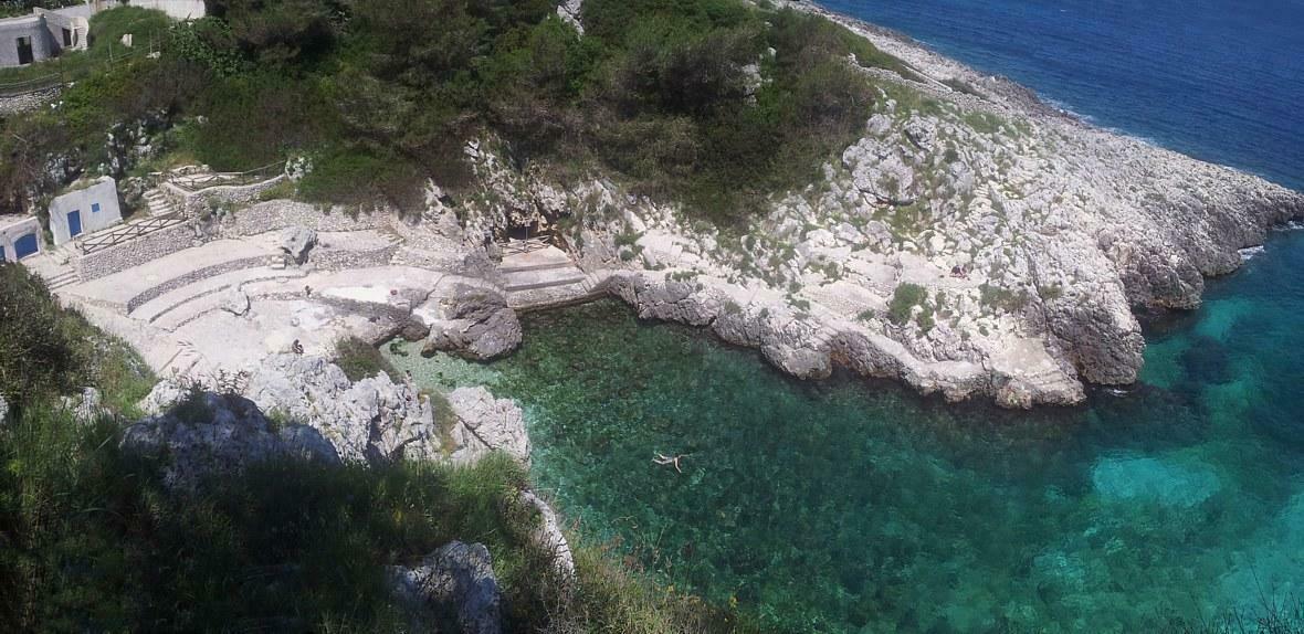 Castro Marina, Acquaviva rocky cove with platfor