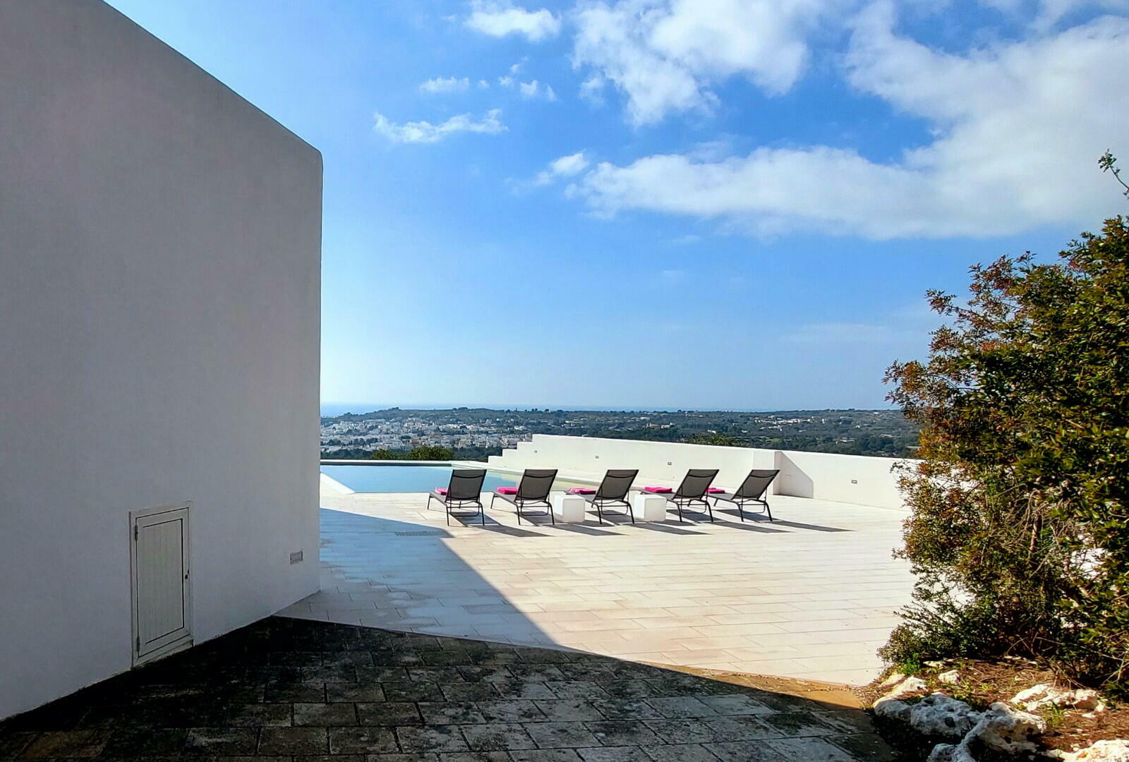 Piscina vista mare