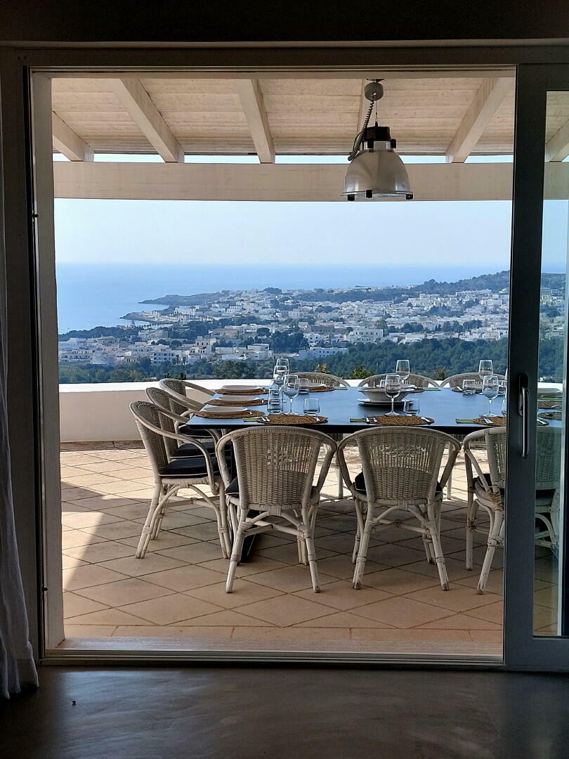 Tavolo esterno vista mare