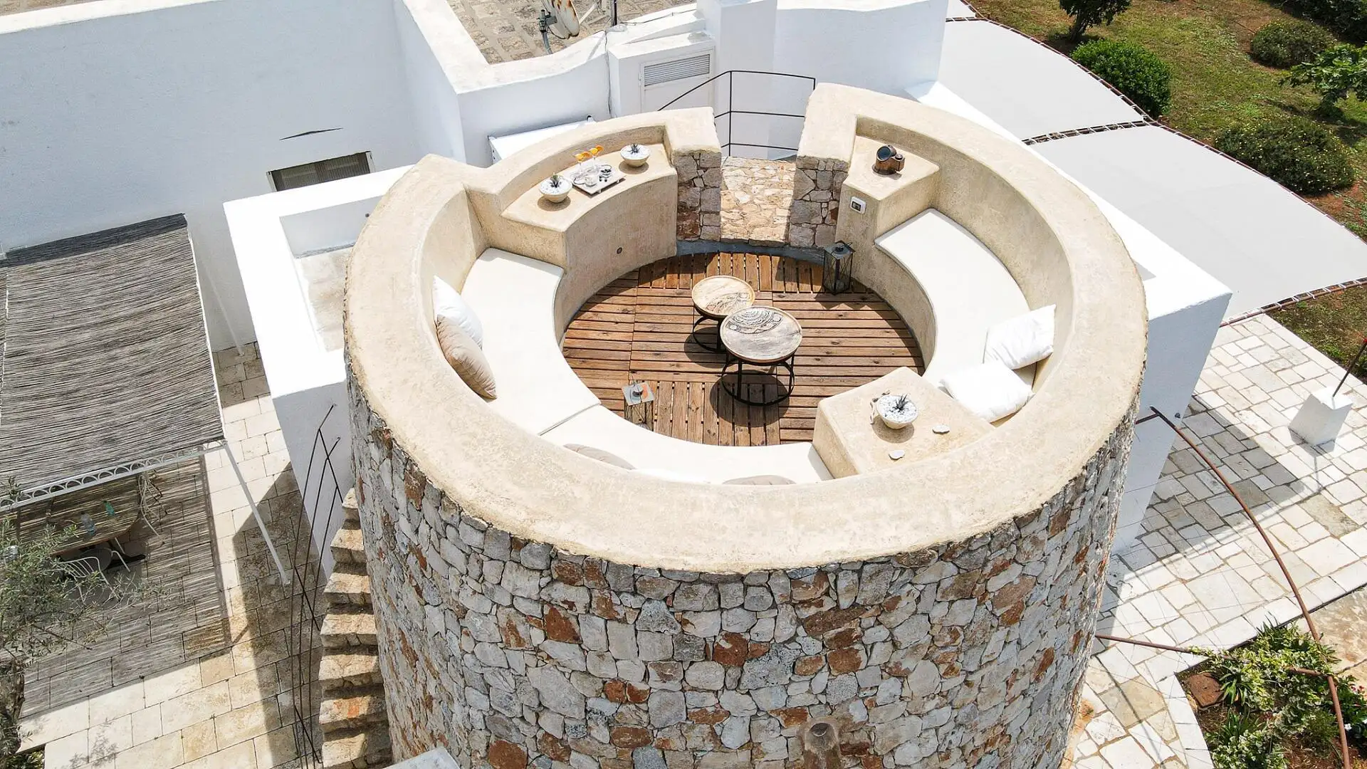 Terrasse équipée avec vue mer à l‘étage supérieur