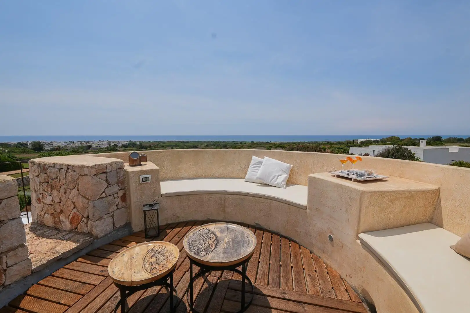 Terrasse équipée avec vue mer à l‘étage supérieur