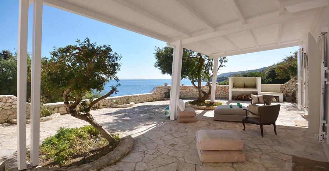 rez-de-chaussée - patio meublé avec vue sur la mer