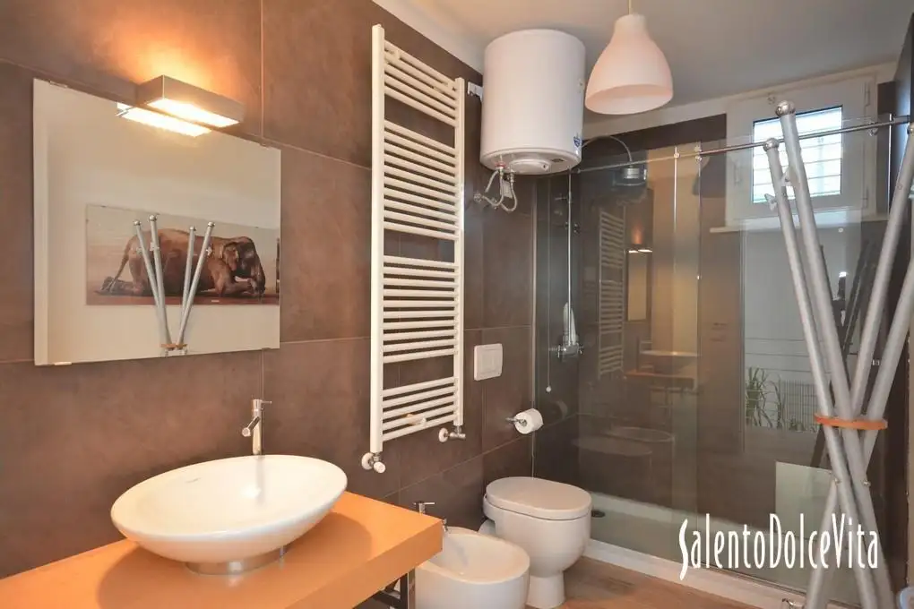 Primo piano - Camera matrimoniale B bagno