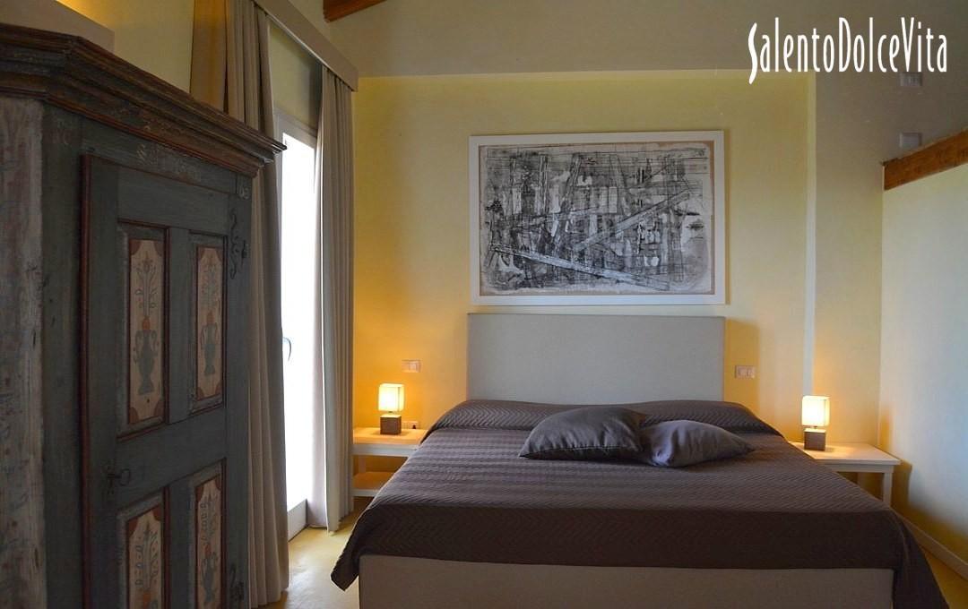 Suite A - Double bedroom