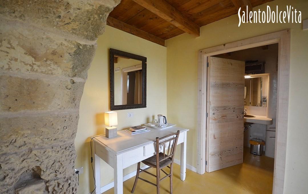 Suite A - Double bedroom