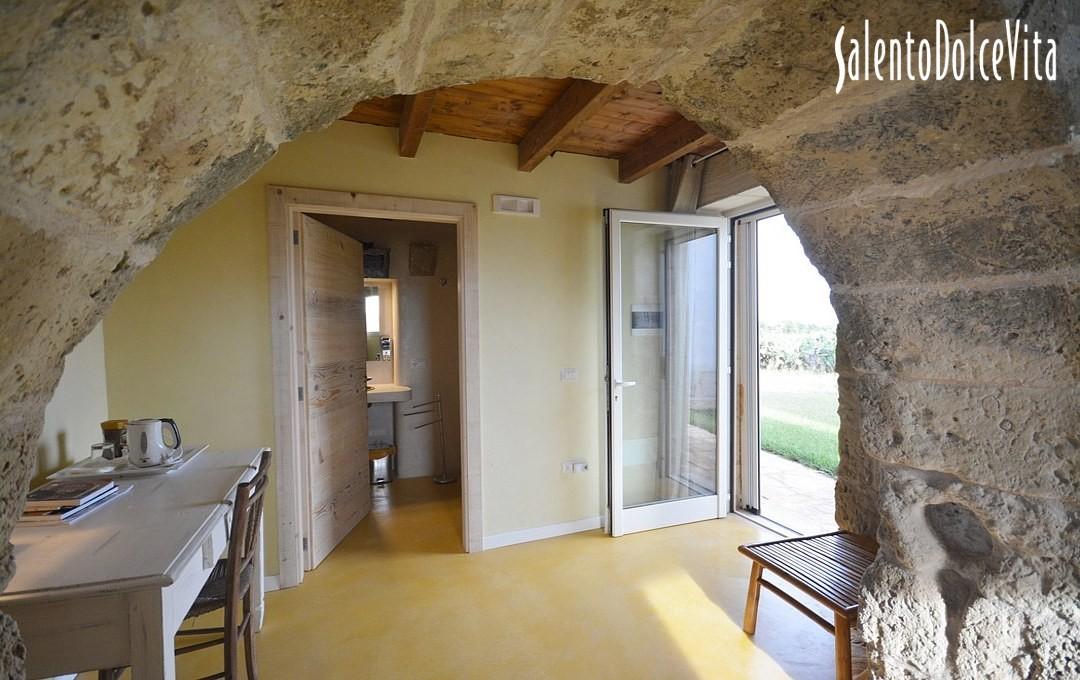 Suite A - Double bedroom