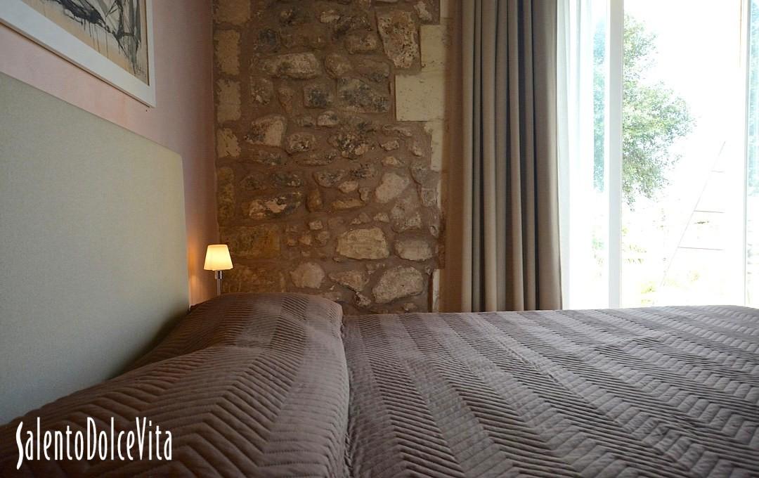 Suite B - Double bedroom