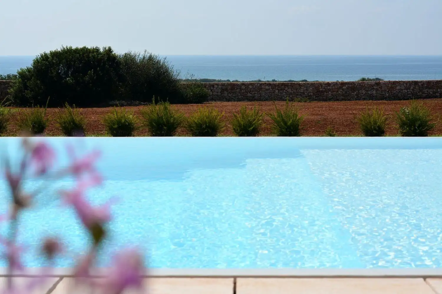 Patio arredato ed attrezzato vista mare