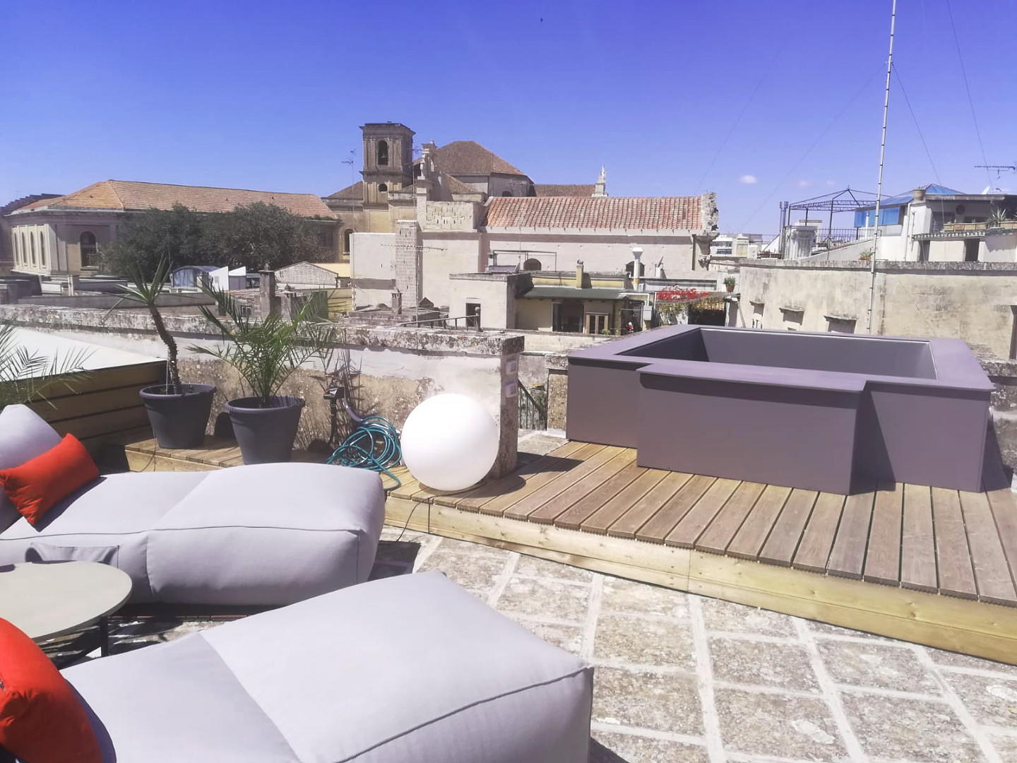 2 ° piano - tetto - terrazza arredata con piccola piscina