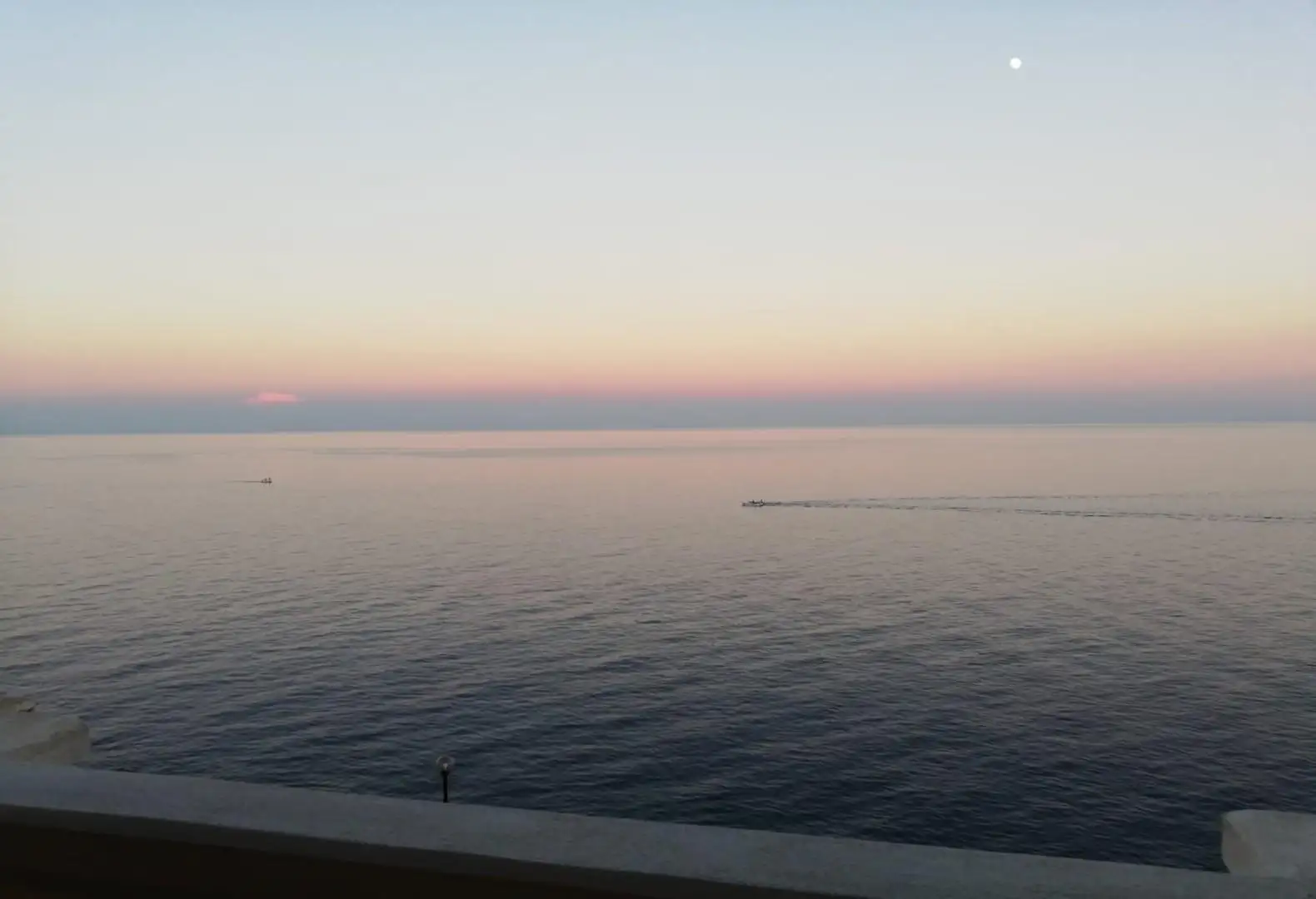 Porticato attrezzato vista mare