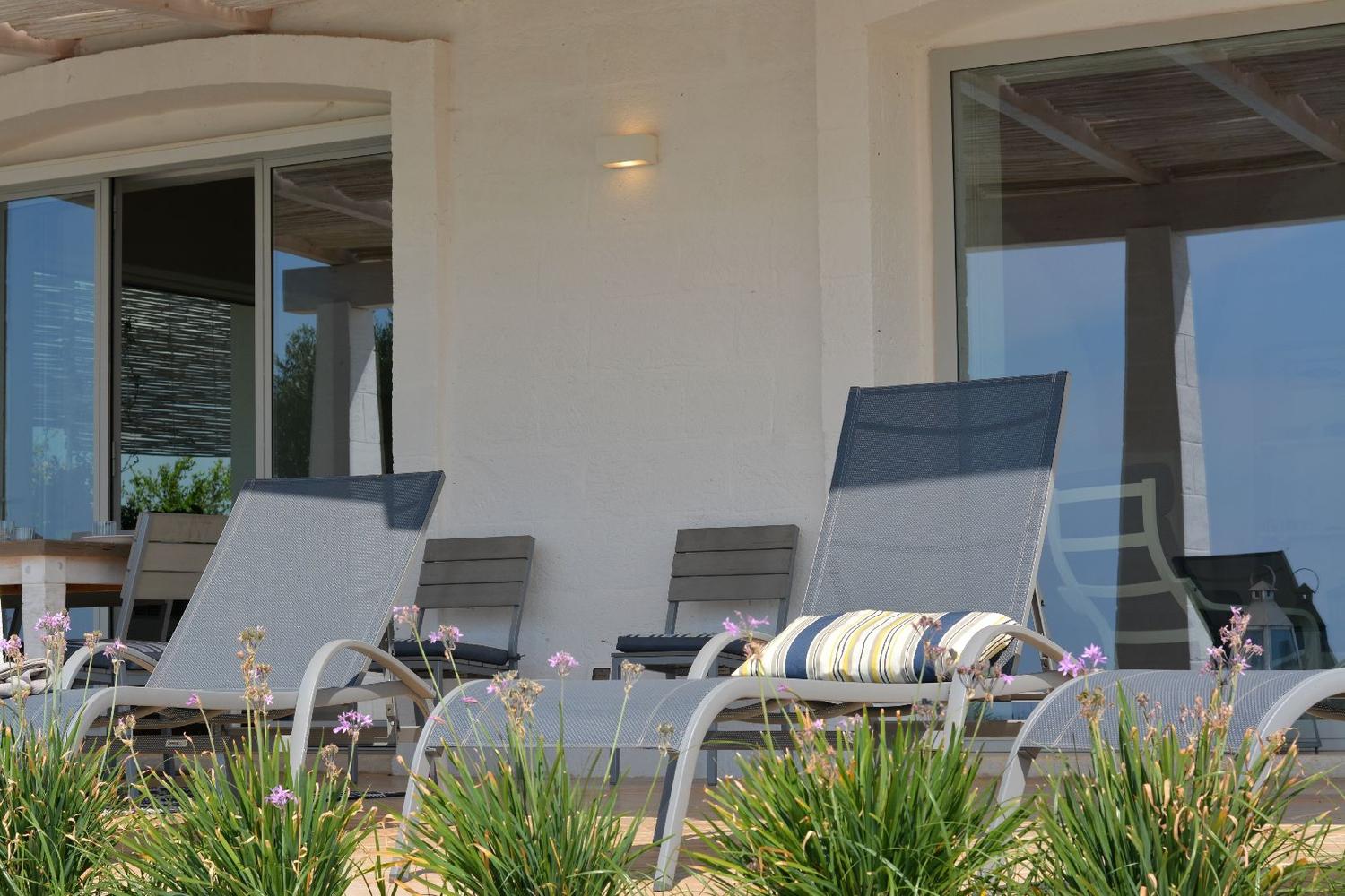 Patio meublé et équipé avec vue sur la mer