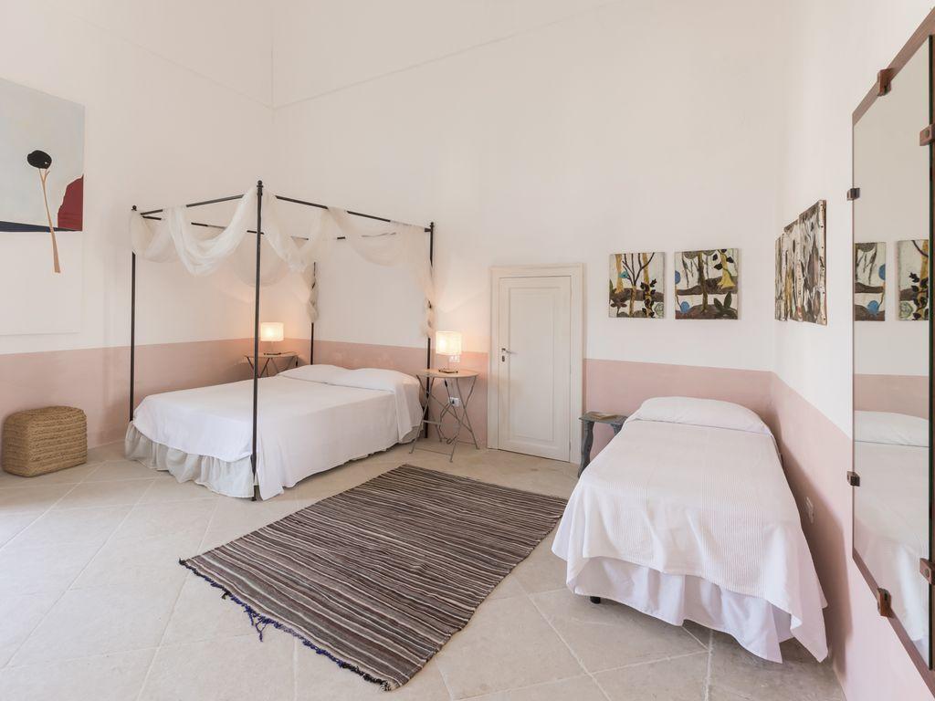 Chambre double avec lit simple au premier étage