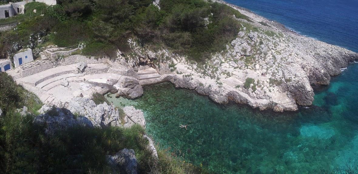 Castro Marina, Acquaviva rocky cove with platform
