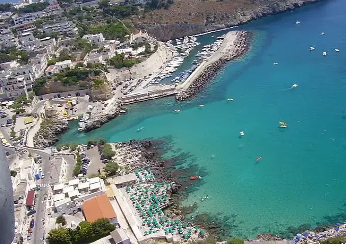 Castro Marina - la baia dall‘acqua cristallina