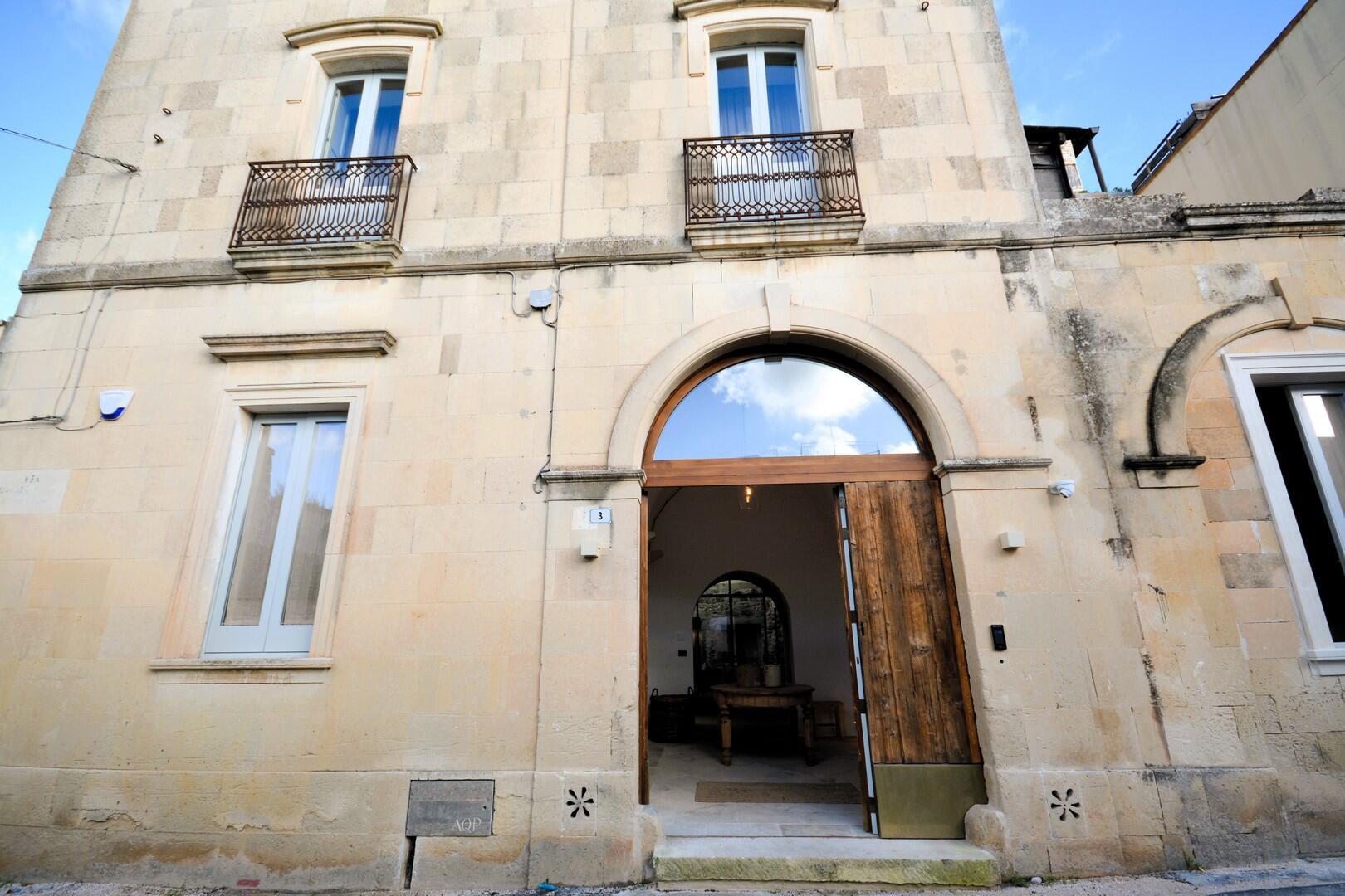 PALAZZO DECò