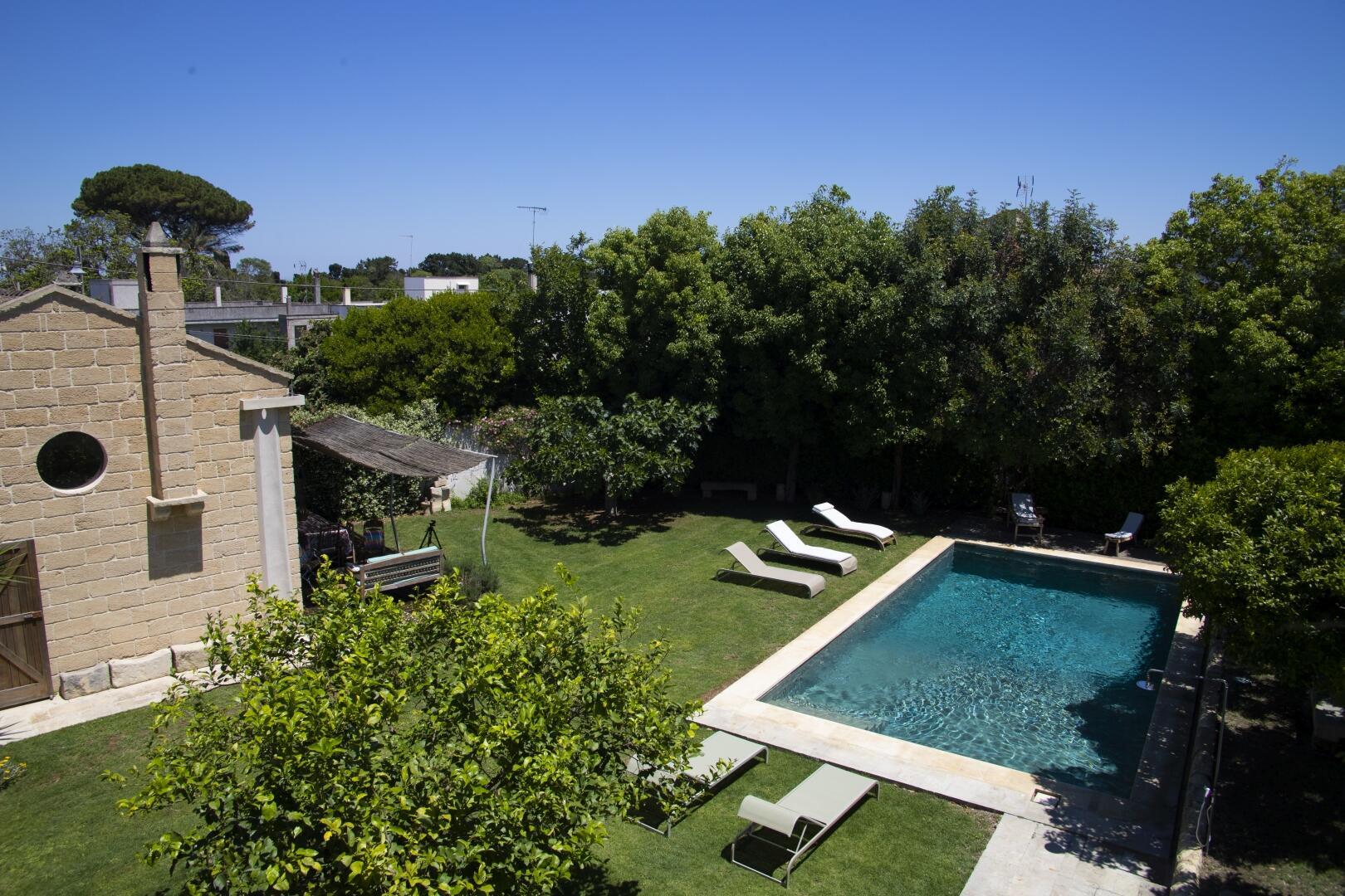 Garten mit Pool