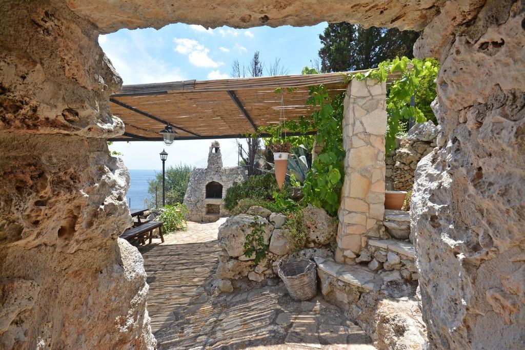 Garten mit Blick auf den Trullo