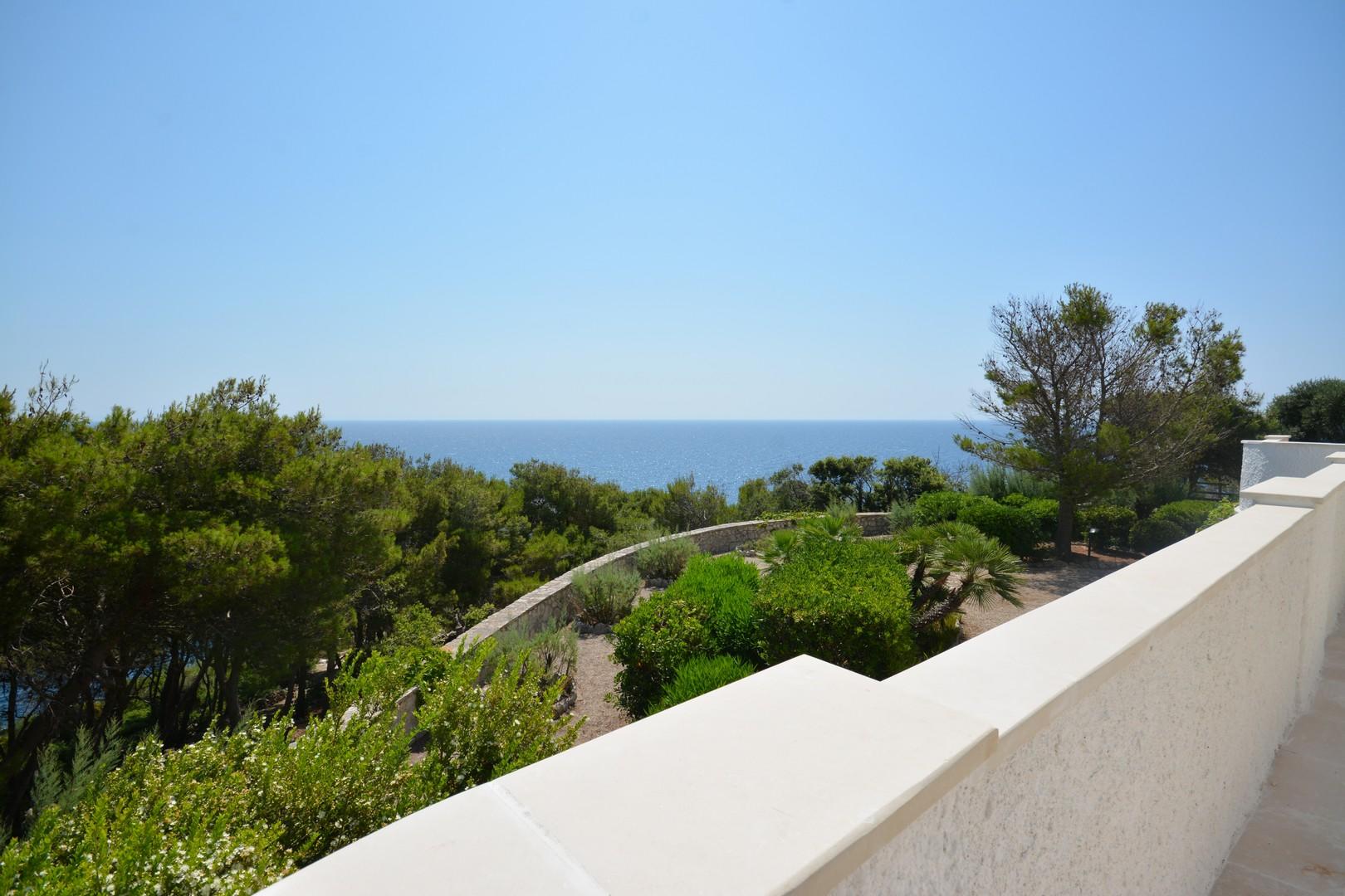 Primo piano - Terrazza attrezzata con vista mare