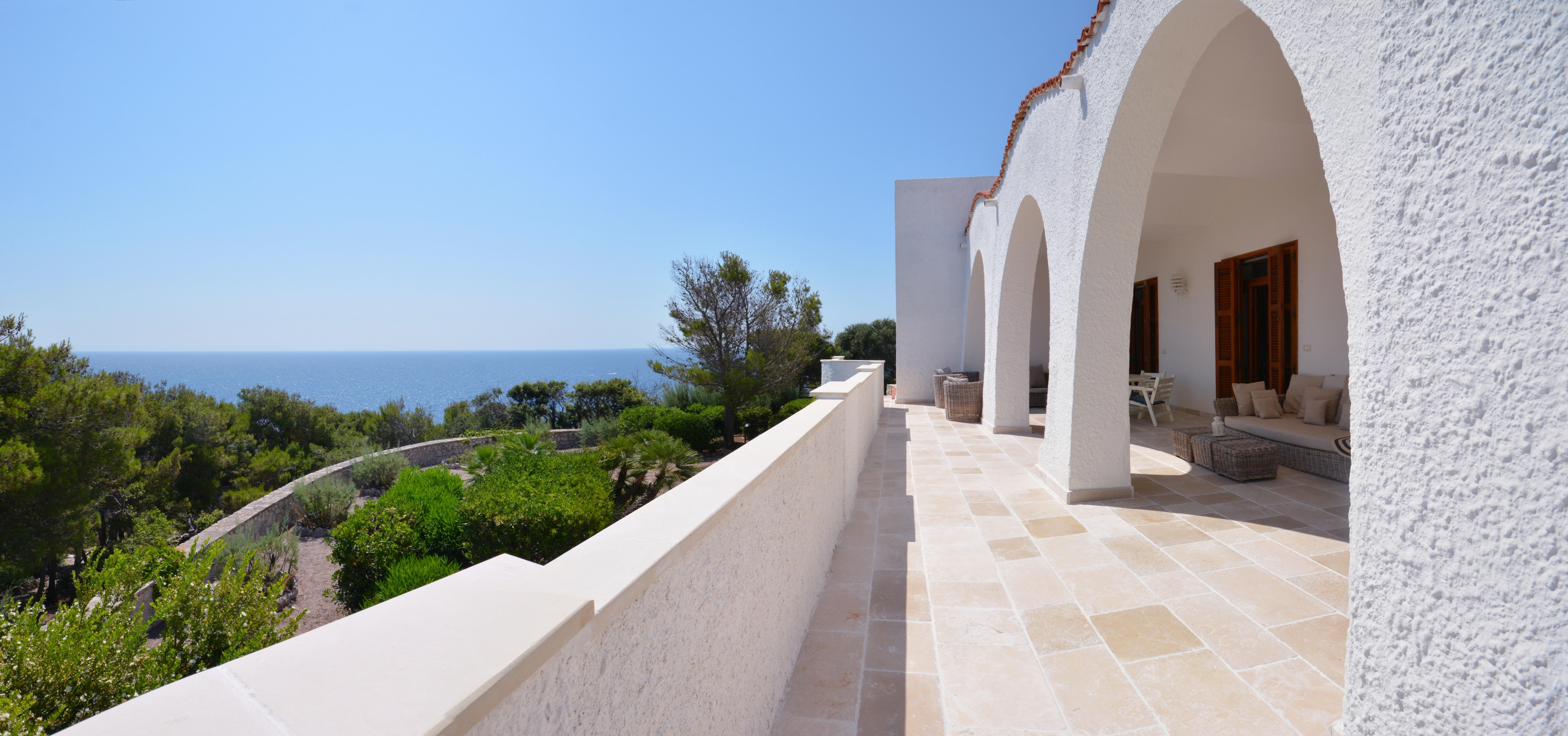 1er étage - Terrasse aménagée avec vue mer panoramique