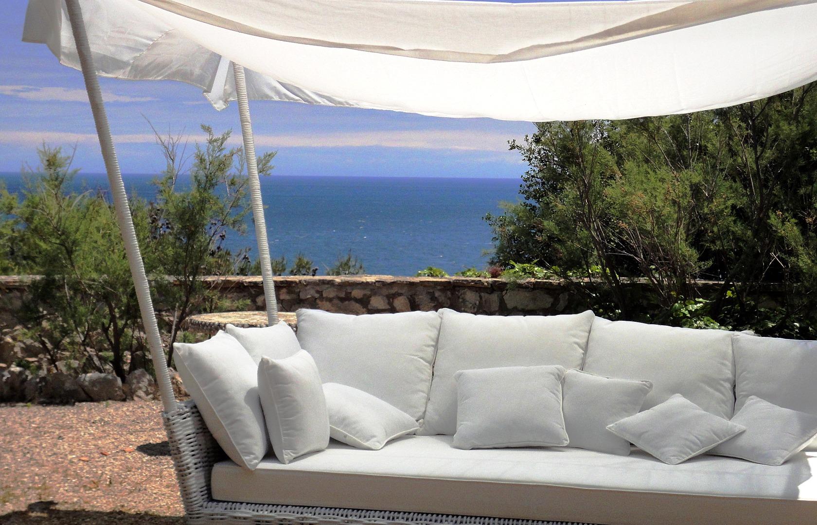 Jardin avec vue sur la mer