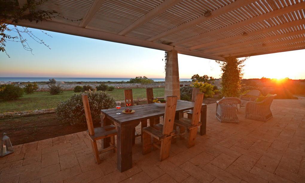 Terrasse meublée avec vue sur la mer