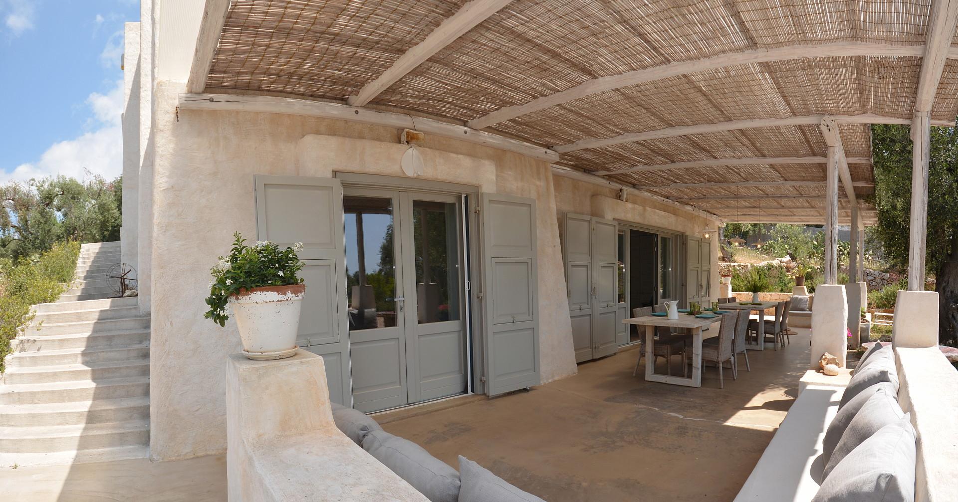 Furnished pergola sea view