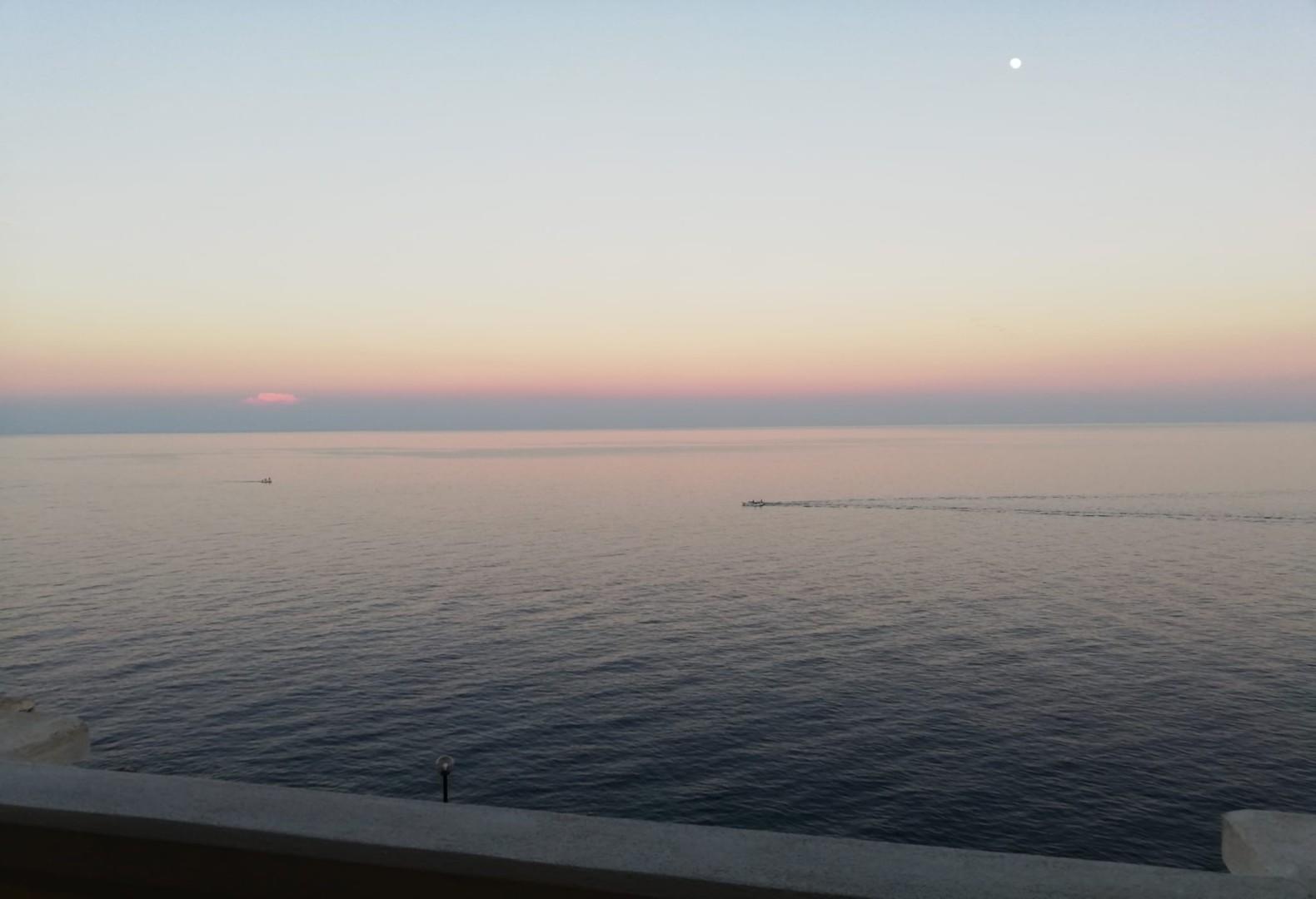 Porche équipé avec vue mer