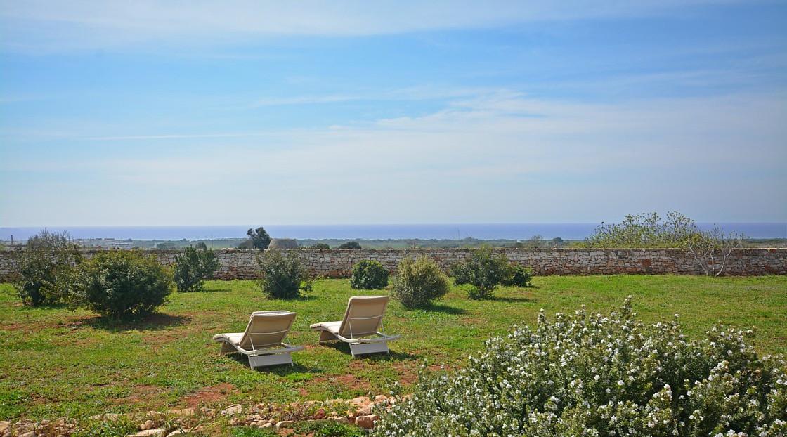 Jardin avec vue sur la mer