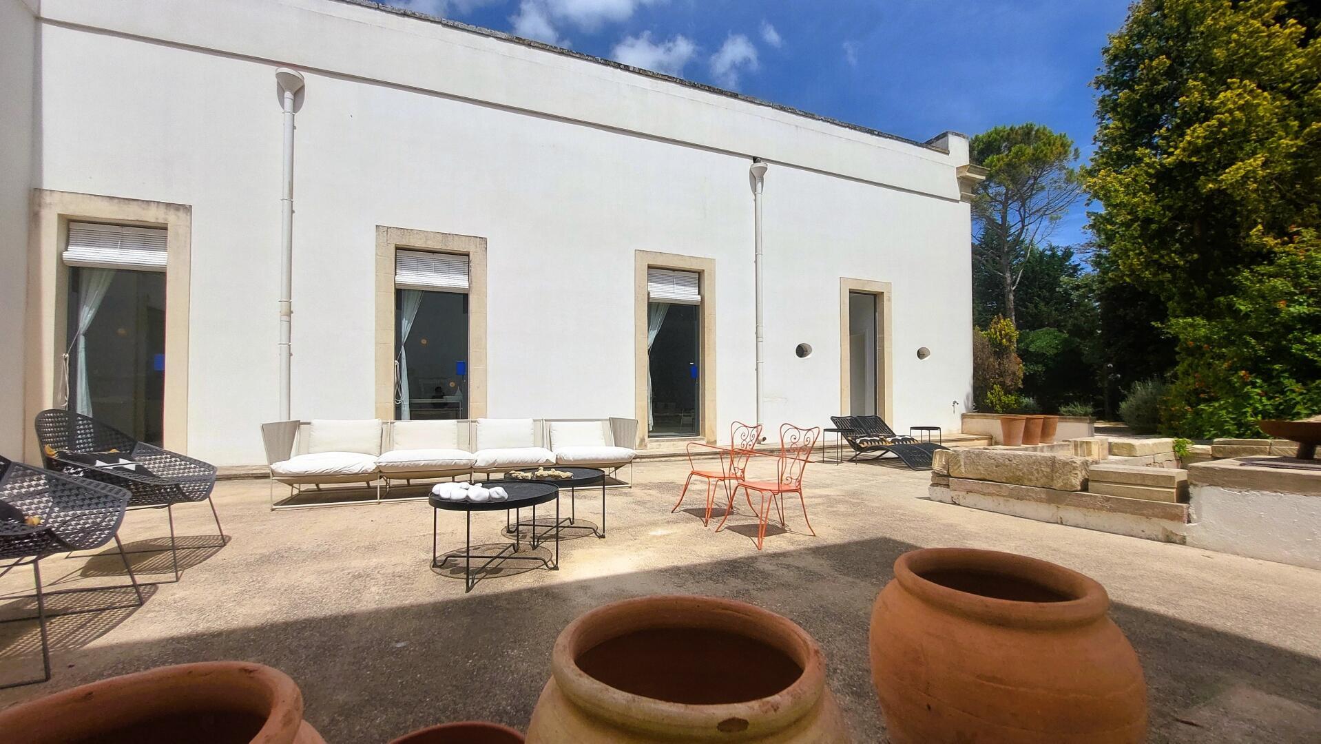 VILLA ARTESIA