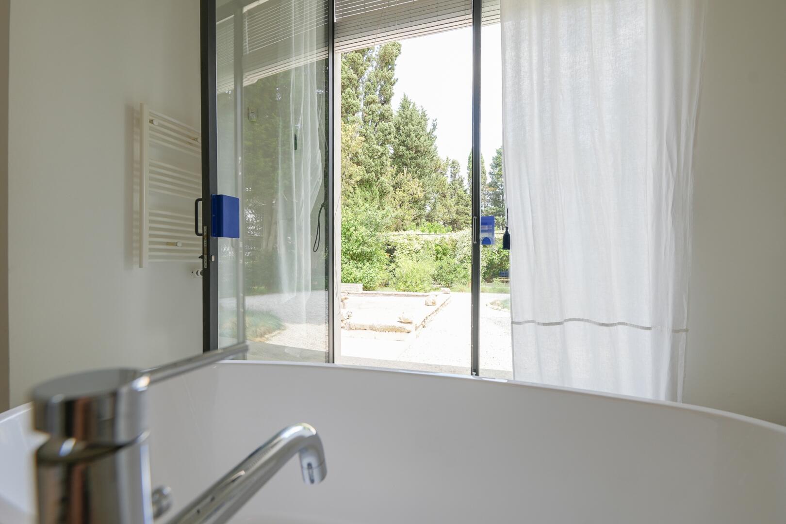 Chambre principale - baignoire