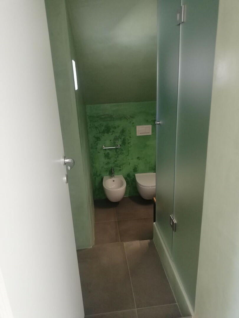 Rez-de-chaussée-Chambre double C, salle de bain avec douche