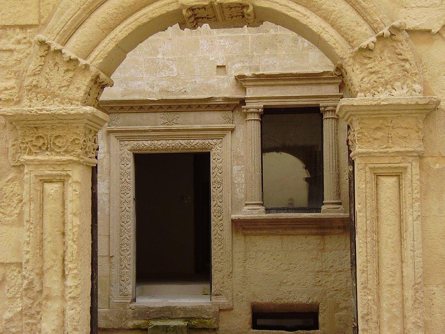 Lecce Palazzo Eleuteri detail