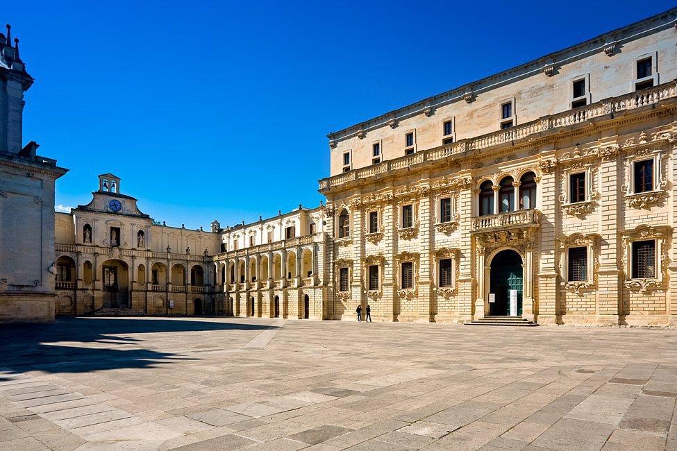 Lecce Duomo square
