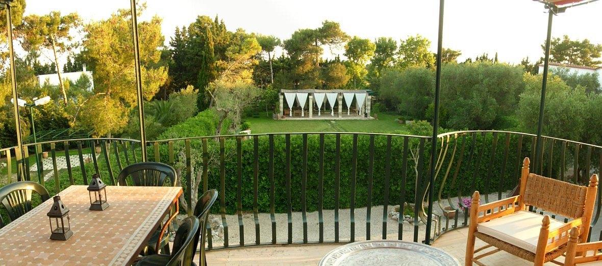 Balcone attrezzato vista giardino