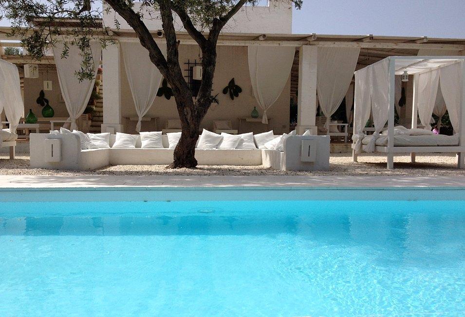 Piscina - angolo sofà