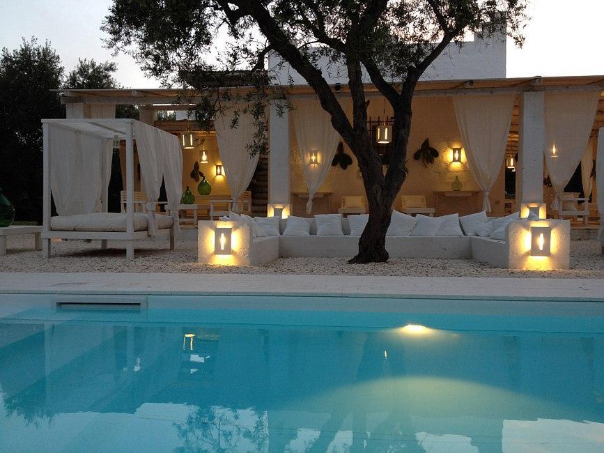 Piscina - angolo sofà