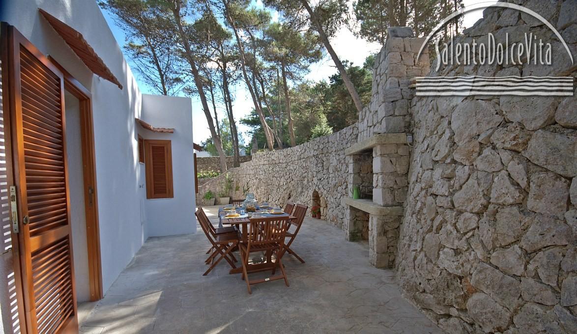 Main house - Outdoor dining area