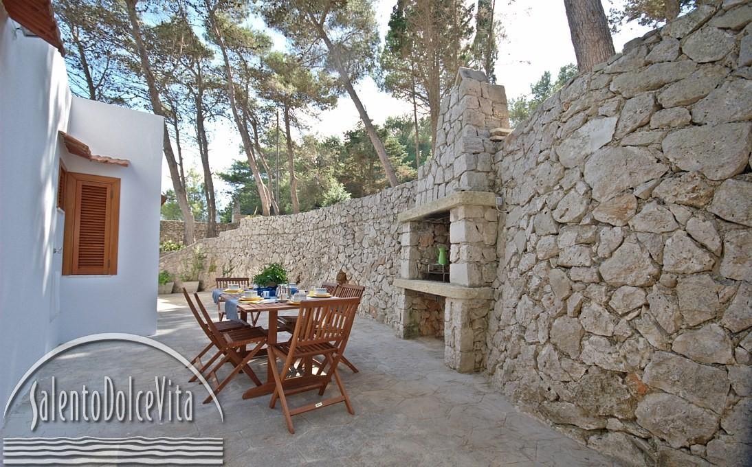 Main house - Outdoor dining area